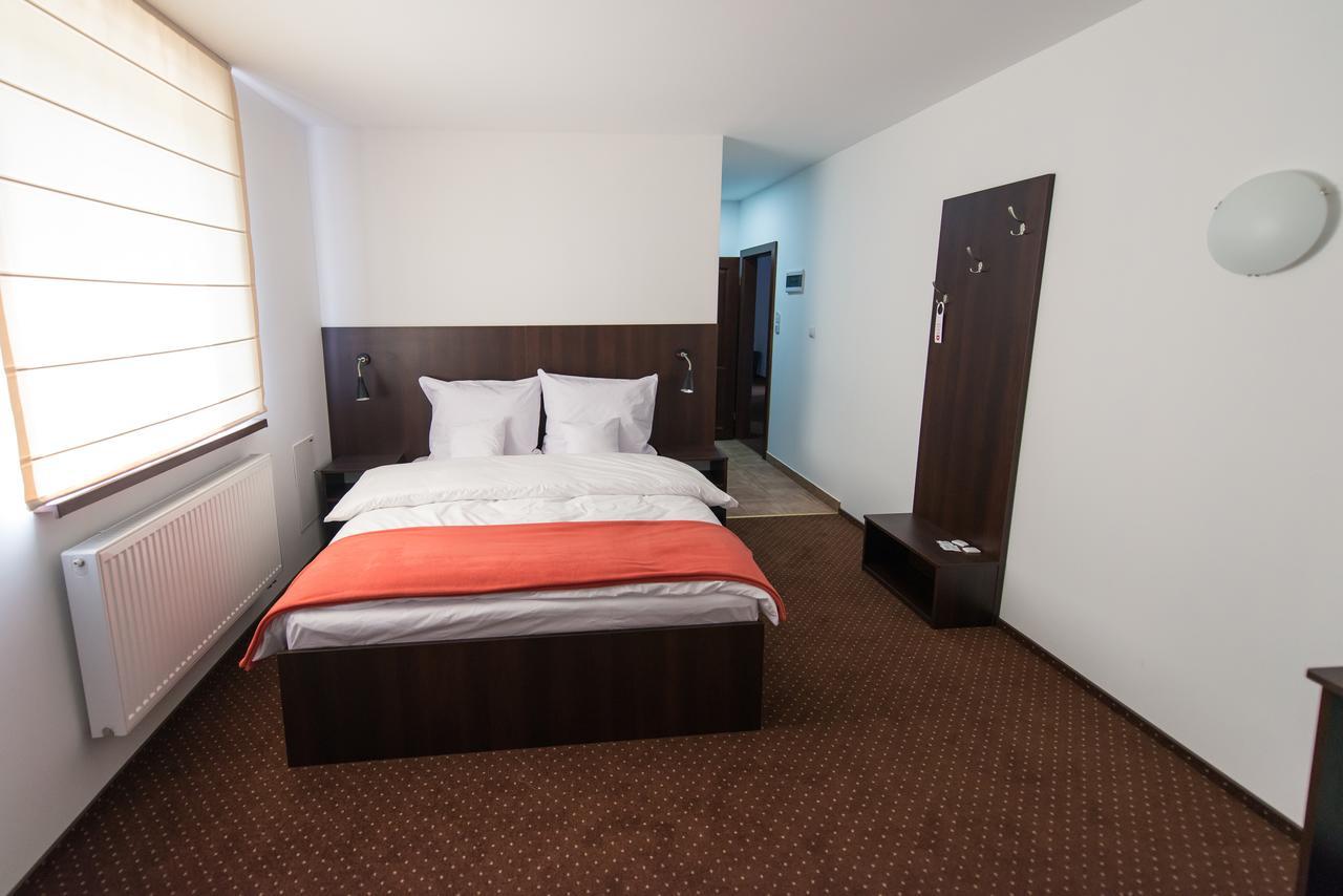 First Hotel Tczew Extérieur photo