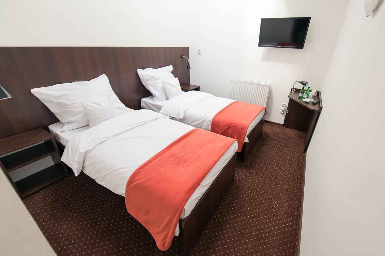 First Hotel Tczew Extérieur photo
