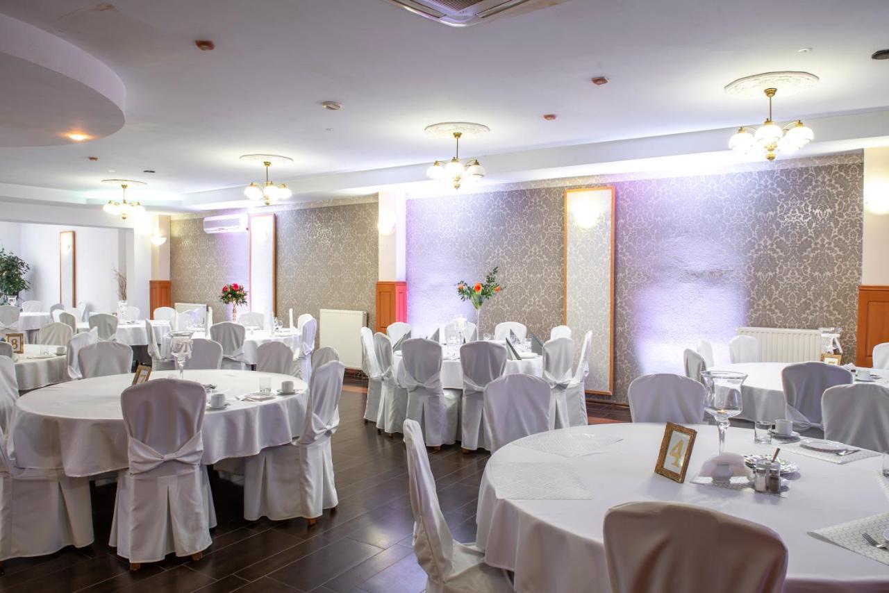 First Hotel Tczew Extérieur photo